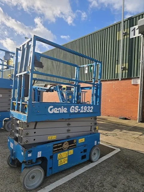 Genie GS-1932 Electric Scissor Lift image 1