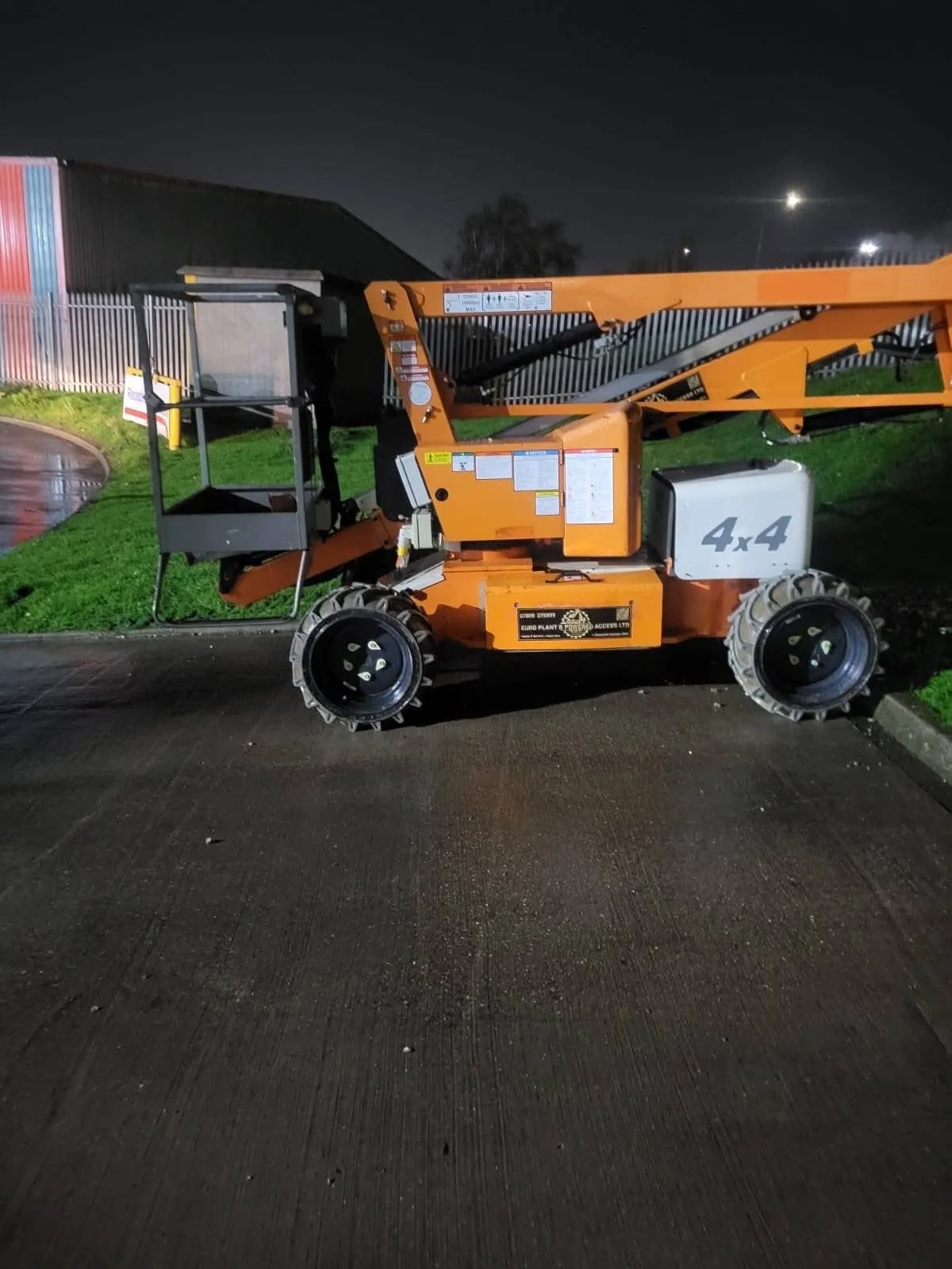 4x4 Articulated Boom Lift image 1